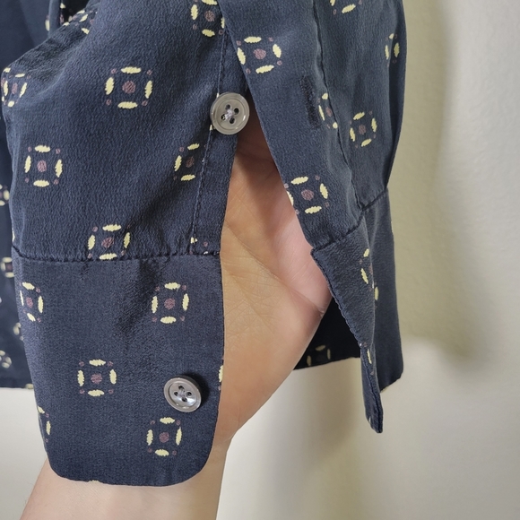 DKNY Silk Black Subtle Pattern Blouse 6 * READ - Picture 4 of 9